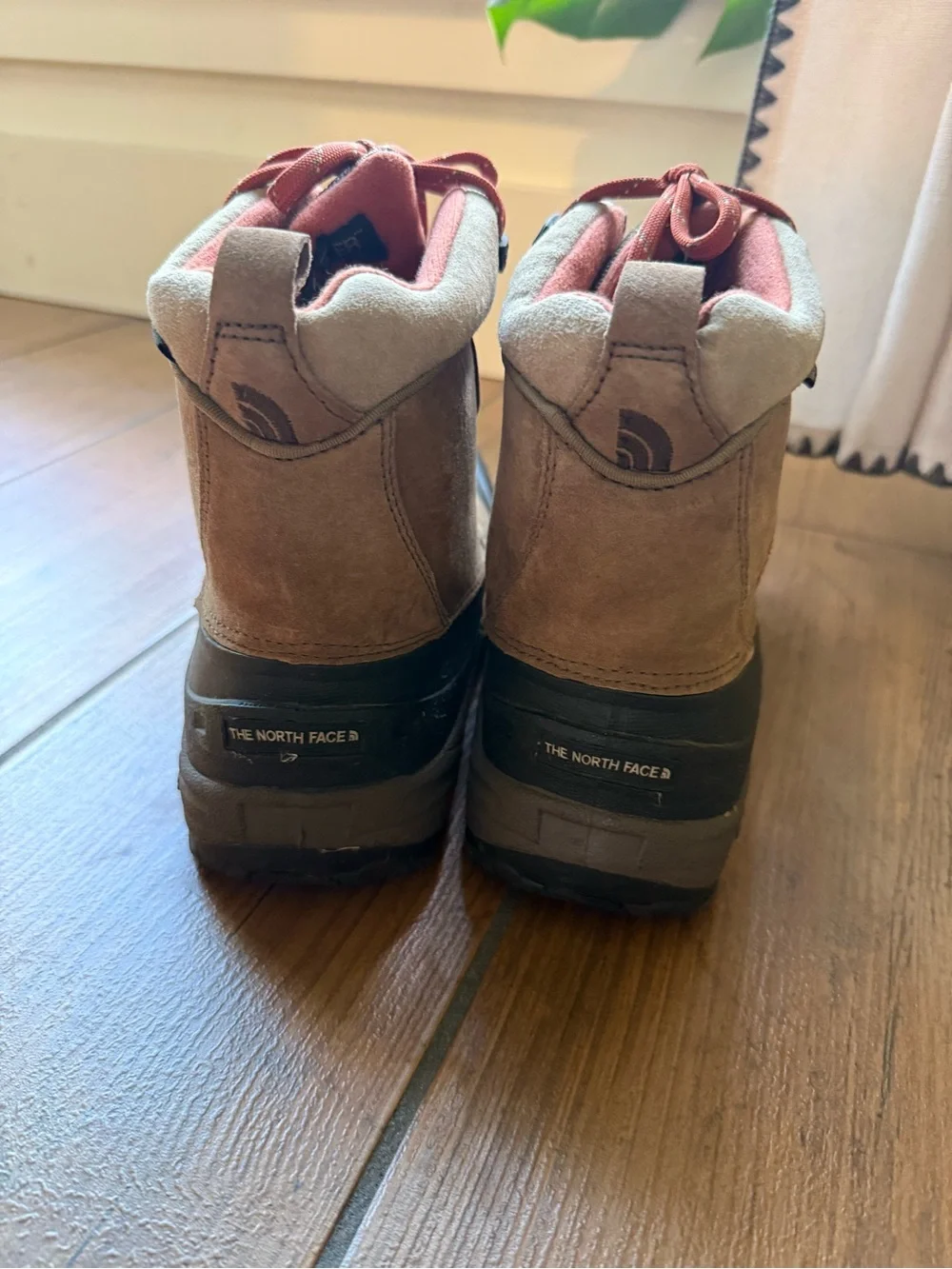 The North Face Chilkat Lace II Waterproof Boots NWT